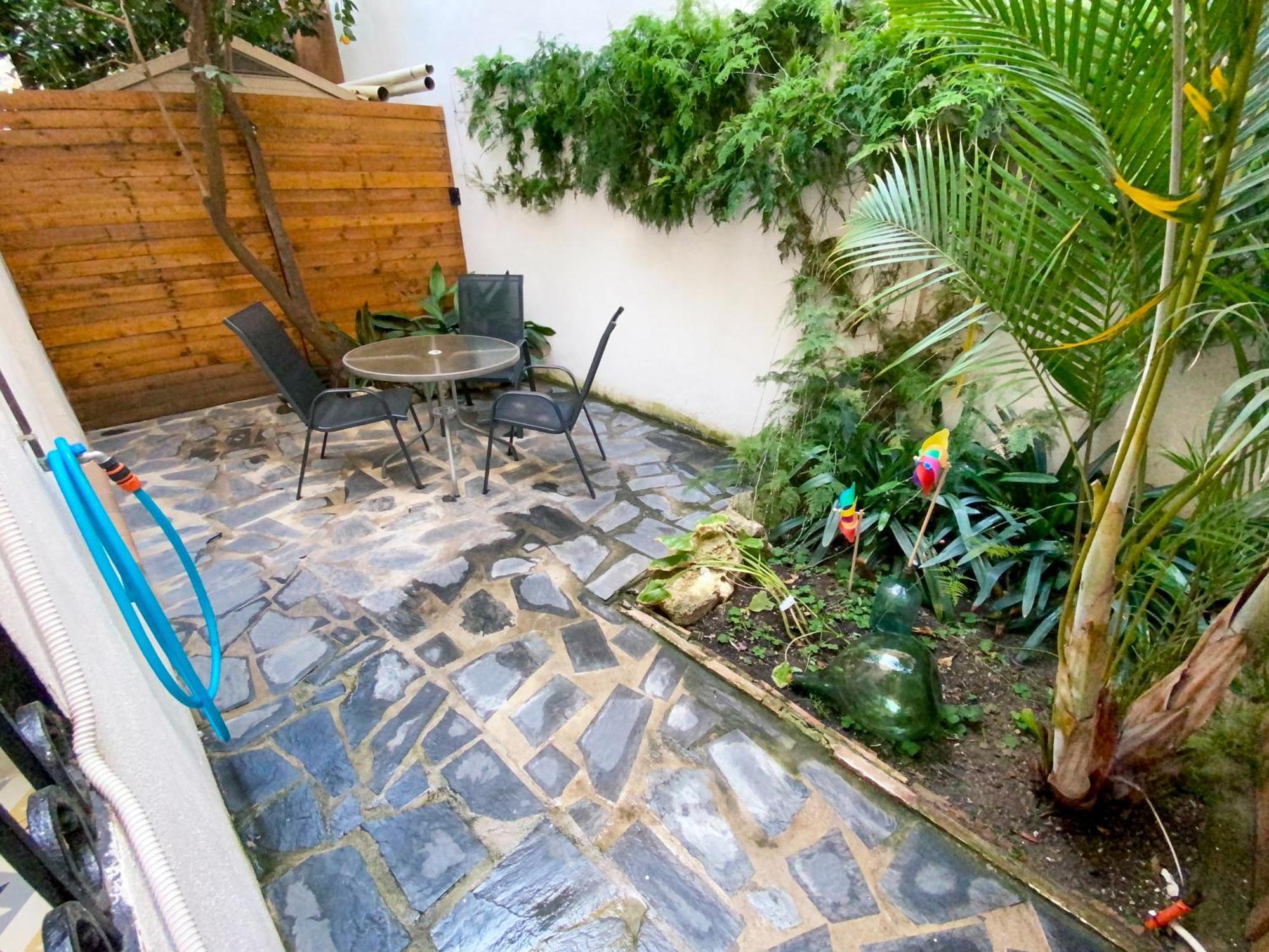 Apartamentos Fernando El Catolico Málaga Extérieur photo