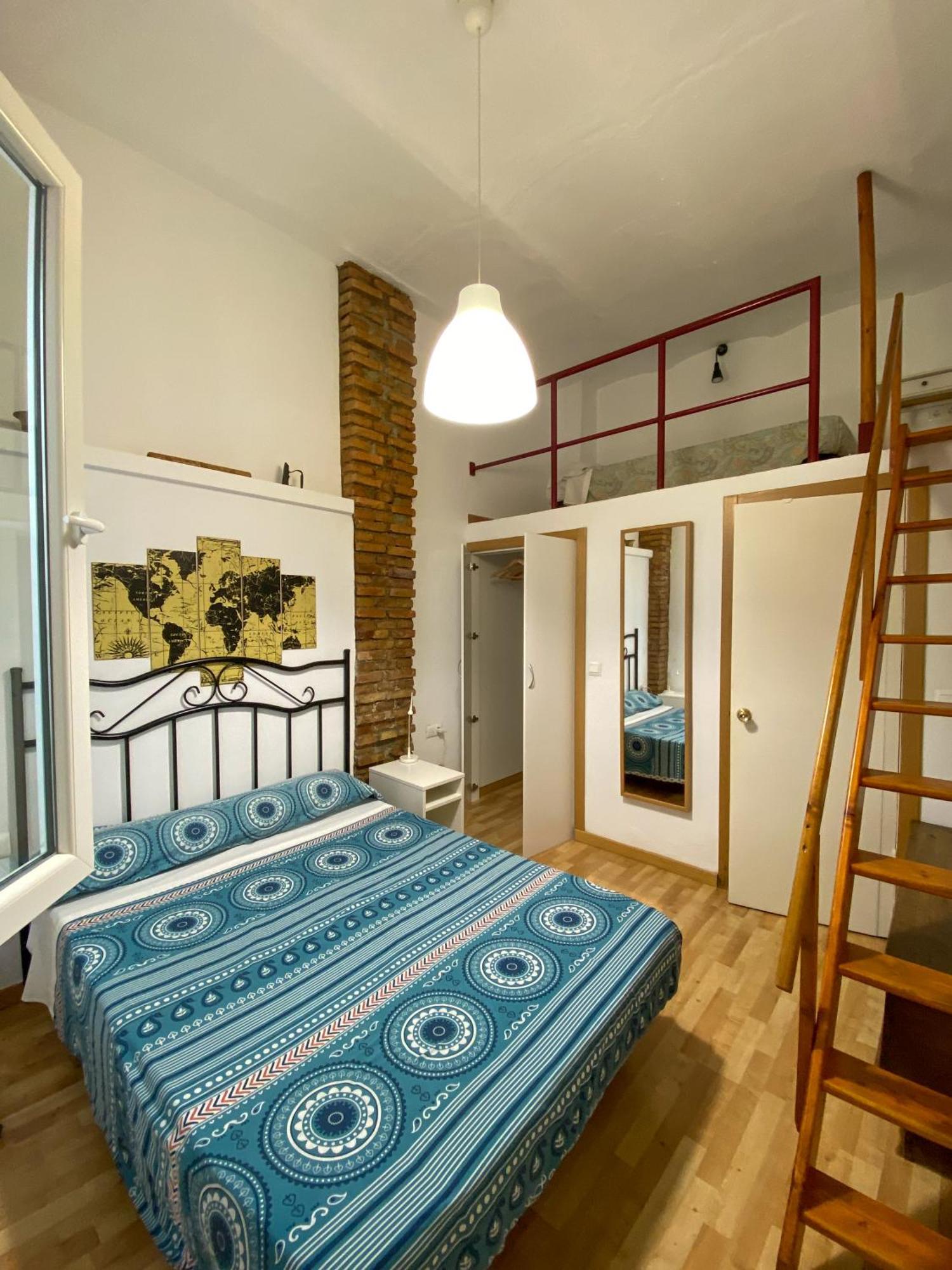 Apartamentos Fernando El Catolico Málaga Extérieur photo