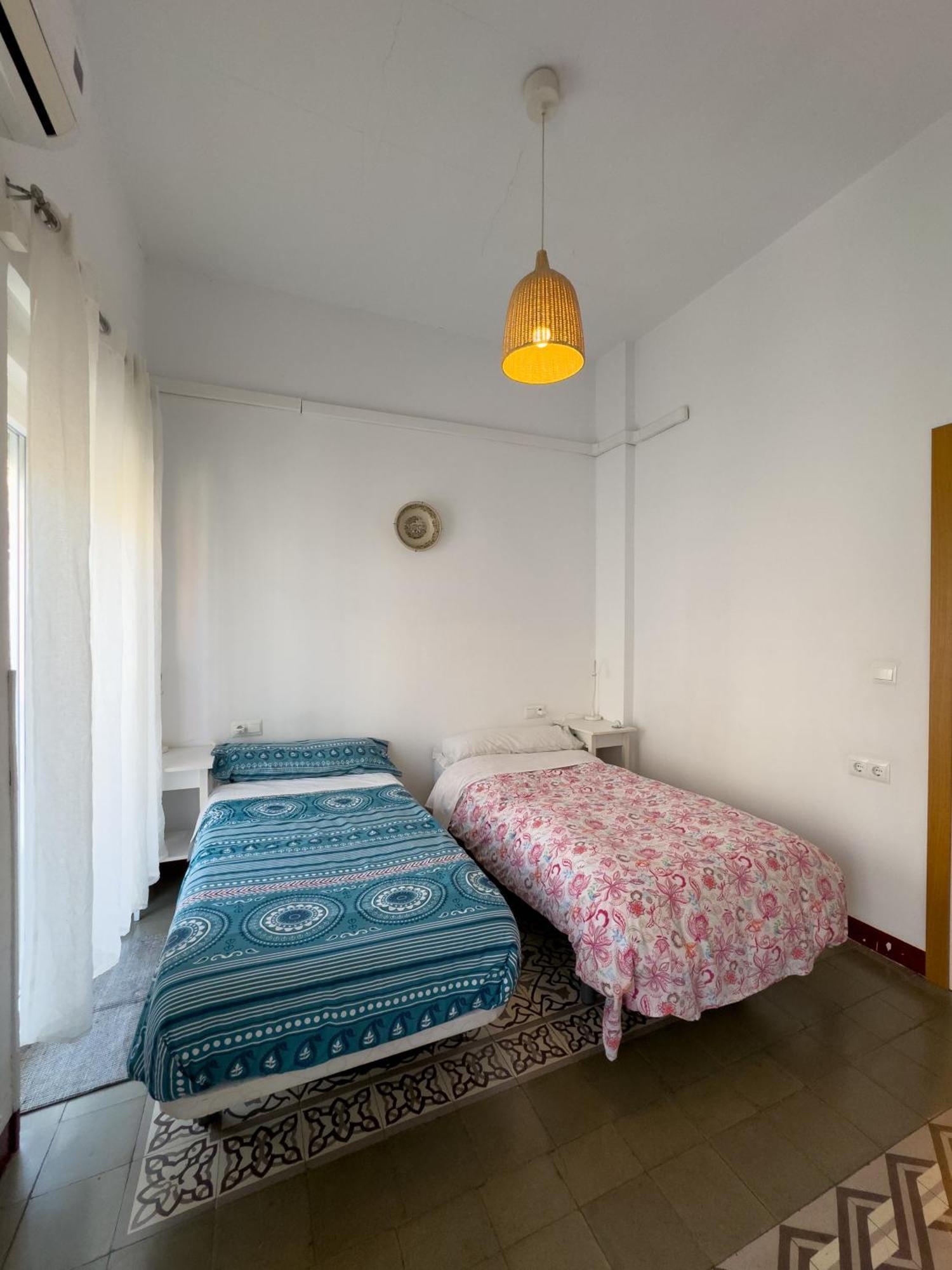 Apartamentos Fernando El Catolico Málaga Extérieur photo