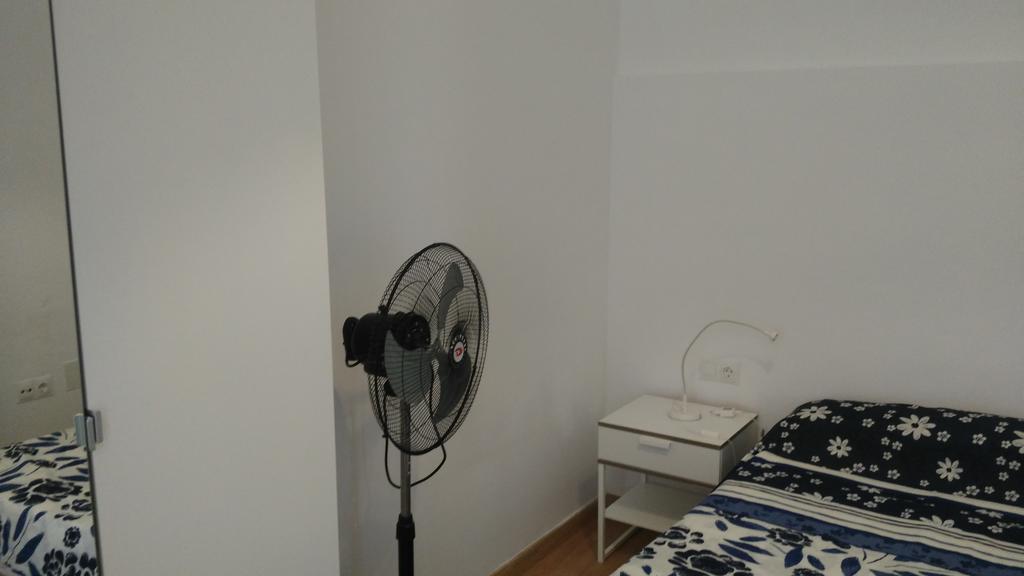 Apartamentos Fernando El Catolico Málaga Extérieur photo