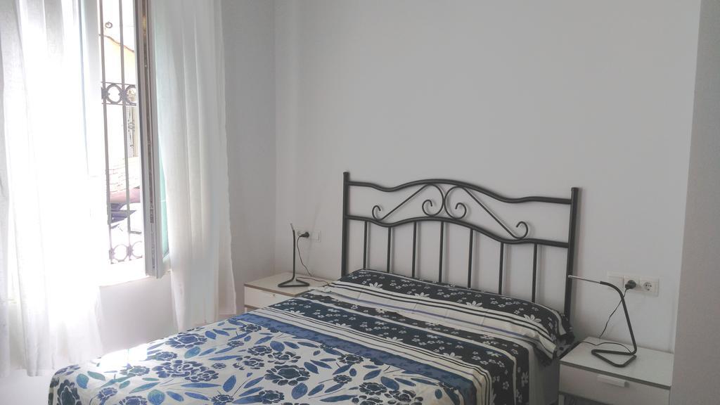 Apartamentos Fernando El Catolico Málaga Extérieur photo